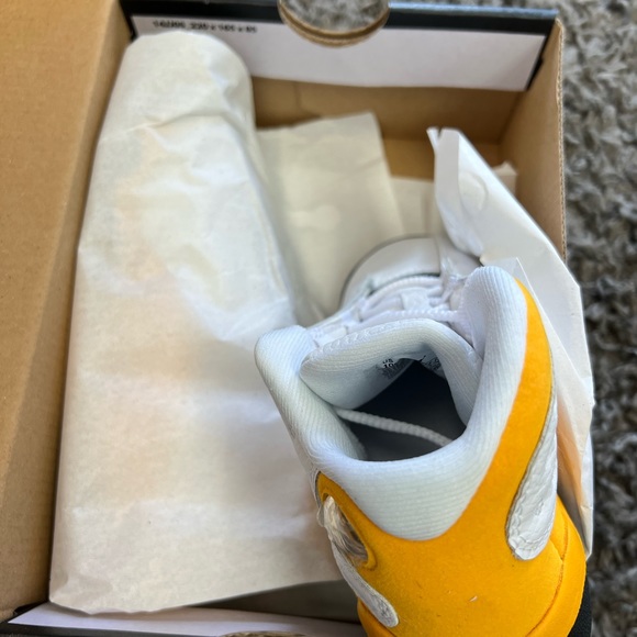 COPY - Little kids Air Jordan’s - Picture 4 of 5